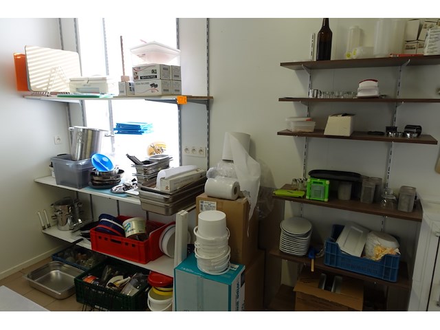 Volledige inhoud diverse liggers - afbeelding 1 van  6