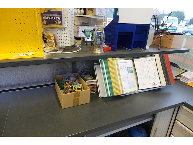 Volledige inhoud dossierkasten - afbeelding 6 van  17