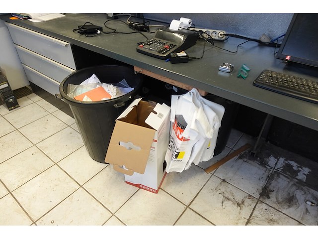 Volledige inhoud dossierkasten - afbeelding 7 van  17