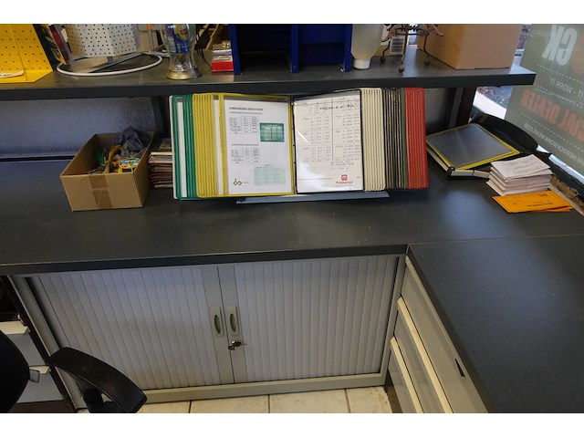 Volledige inhoud dossierkasten - afbeelding 13 van  17