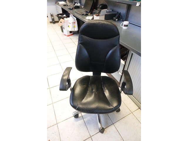 Volledige inhoud dossierkasten - afbeelding 14 van  17