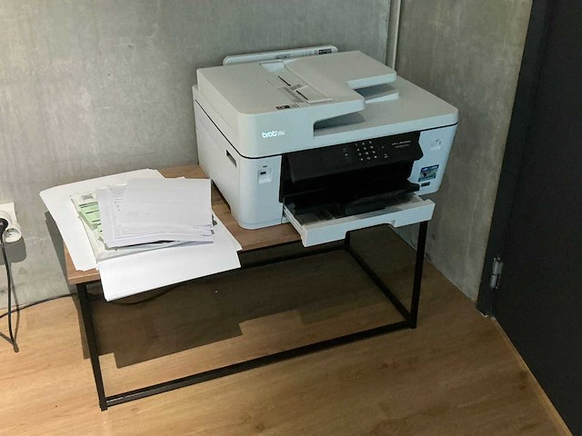 Volledige inhoud kantoorruimte 1e verdiep - afbeelding 2 van  15