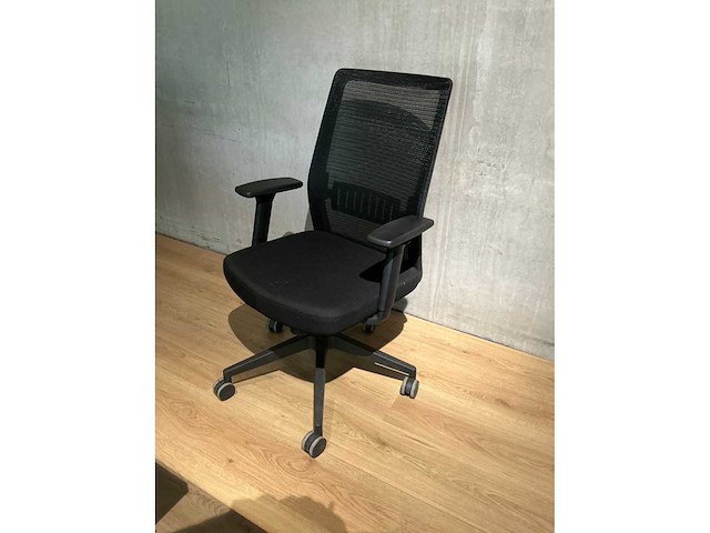 Volledige inhoud kantoorruimte 1e verdiep - afbeelding 10 van  15