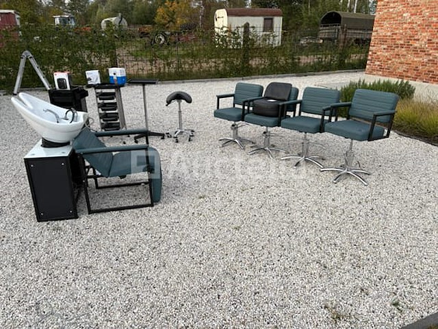 Volledige inhoud kapperszaak - afbeelding 1 van  9