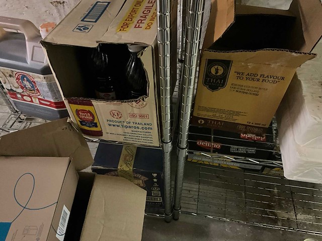 Volledige inhoud kelderruimte - afbeelding 4 van  8