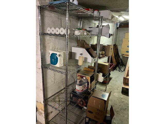 Volledige inhoud kelderruimte - afbeelding 6 van  8