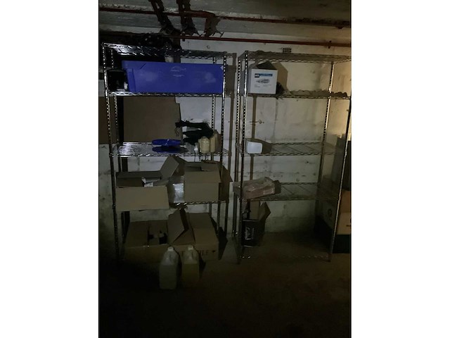 Volledige inhoud kelderruimte - afbeelding 8 van  8