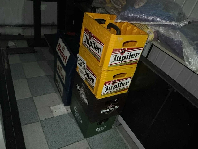 Volledige inhoud kelderruimte - afbeelding 8 van  25