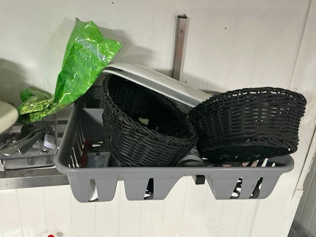 Volledige inhoud kelderruimte - afbeelding 14 van  25