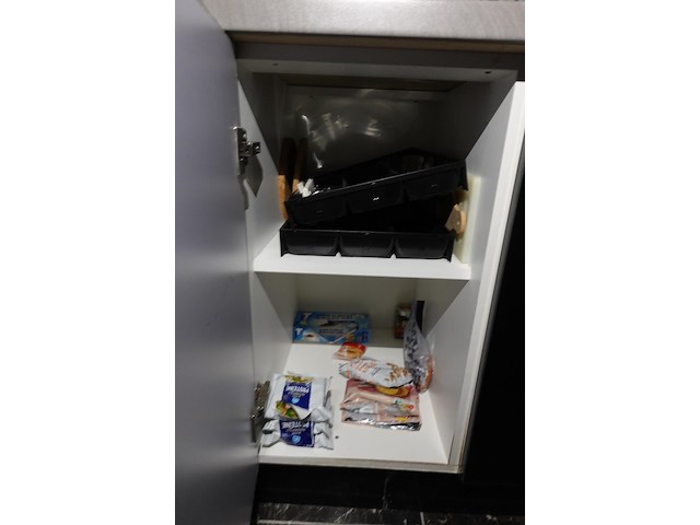 Volledige inhoud keuken - afbeelding 10 van  12