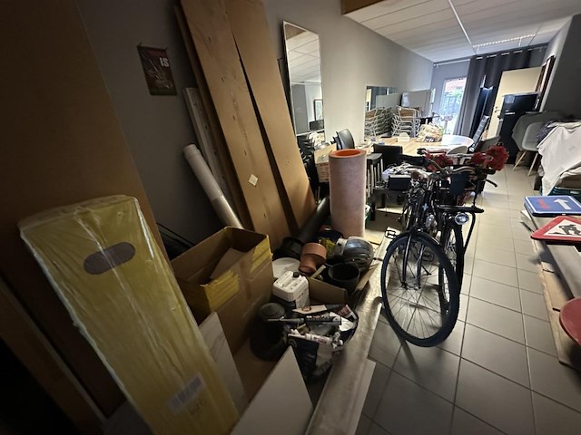 Volledige inhoud magazijn - afbeelding 11 van  25
