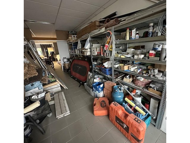 Volledige inhoud magazijn - afbeelding 1 van  25