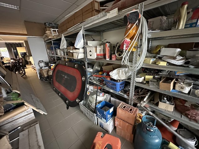 Volledige inhoud magazijn - afbeelding 18 van  25