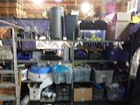 Volledige inhoud metalen wandrek - afbeelding 2 van  8