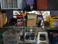 Volledige inhoud metalen wandrek - afbeelding 6 van  8