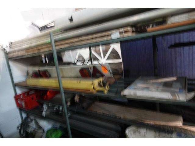 Volledige inhoud metalen wandrek - afbeelding 8 van  8