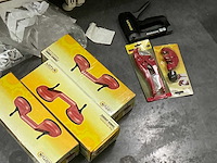 Volledige inhoud opbergruimte 1e verdiep - afbeelding 7 van  10