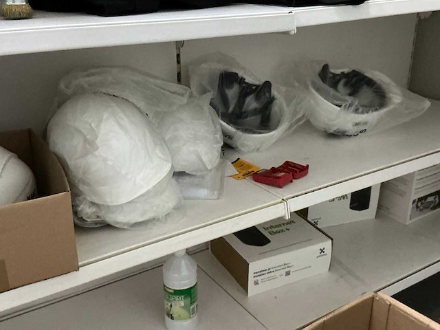 Volledige inhoud opbergruimte 1e verdiep - afbeelding 8 van  10