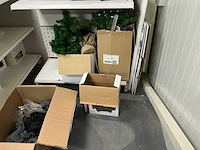 Volledige inhoud opbergruimte 1e verdiep - afbeelding 9 van  10