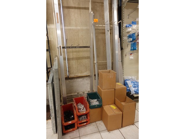 Volledige inhoud rek alu regels/profielen - afbeelding 1 van  5