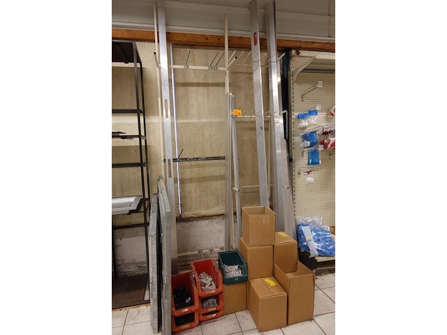 Volledige inhoud rek alu regels/profielen - afbeelding 2 van  5