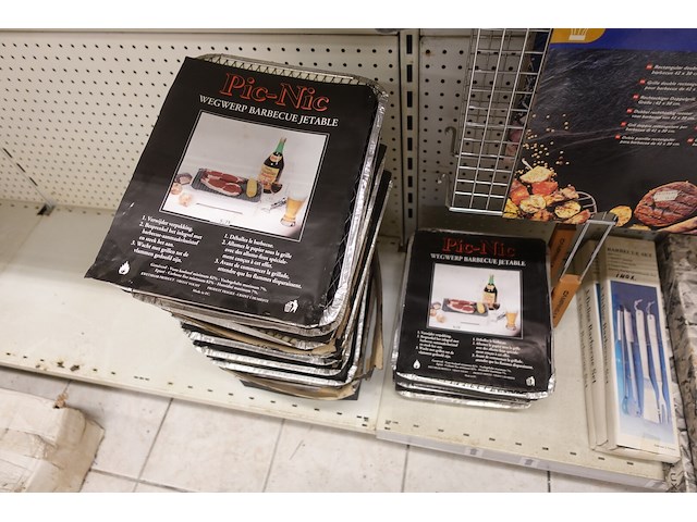 Volledige inhoud rek barbecue toebehoren - afbeelding 5 van  8