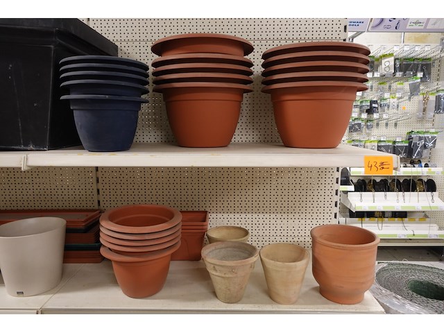 Volledige inhoud rek bloempotten - afbeelding 3 van  8