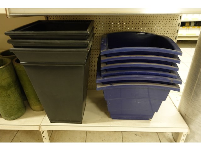 Volledige inhoud rek bloempotten - afbeelding 4 van  8