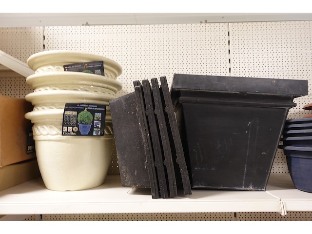 Volledige inhoud rek bloempotten - afbeelding 5 van  8