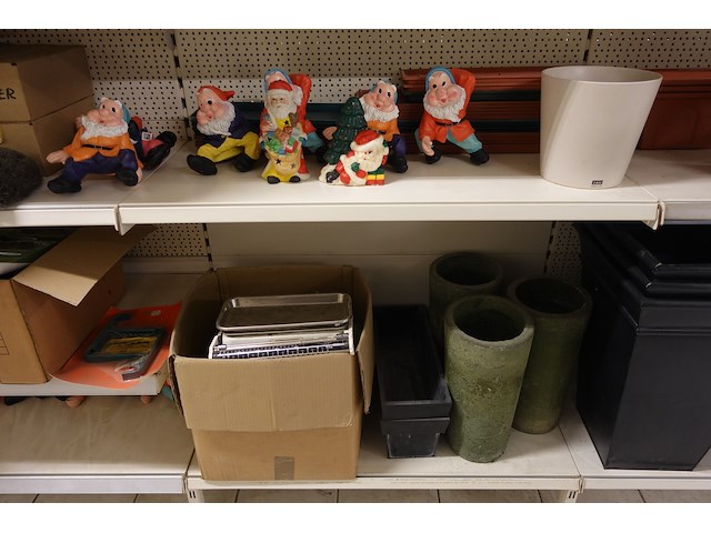 Volledige inhoud rek bloempotten - afbeelding 6 van  8