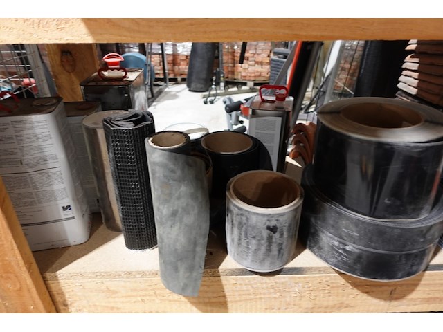 Volledige inhoud rek dakdekkers toebehoren - afbeelding 3 van  7