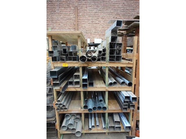 Volledige inhoud rek dakgoten/dakdoorvoeren - afbeelding 1 van  7