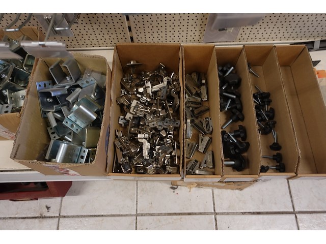 Volledige inhoud rek deurbeslag - afbeelding 4 van  23