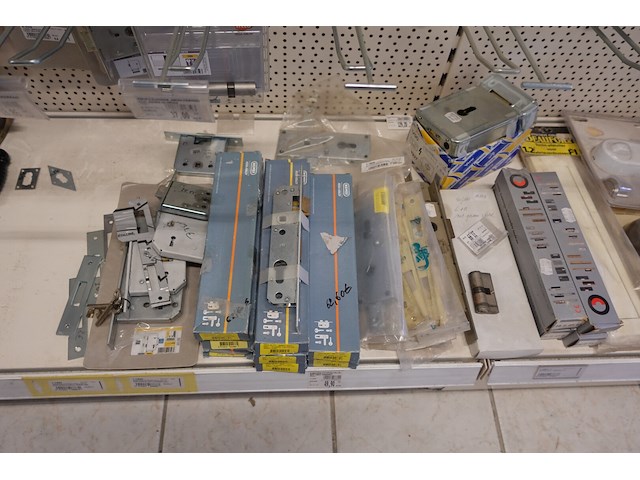 Volledige inhoud rek deurbeslag - afbeelding 10 van  23