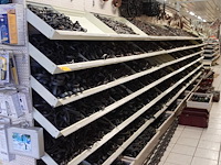 Volledige inhoud rek divers smeedwerk - afbeelding 12 van  27