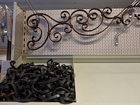 Volledige inhoud rek divers smeedwerk - afbeelding 22 van  27