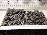 Volledige inhoud rek divers smeedwerk - afbeelding 25 van  27