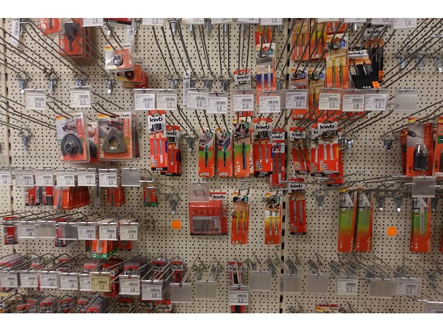 Volledige inhoud rek divers werkmateriaal - afbeelding 8 van  20