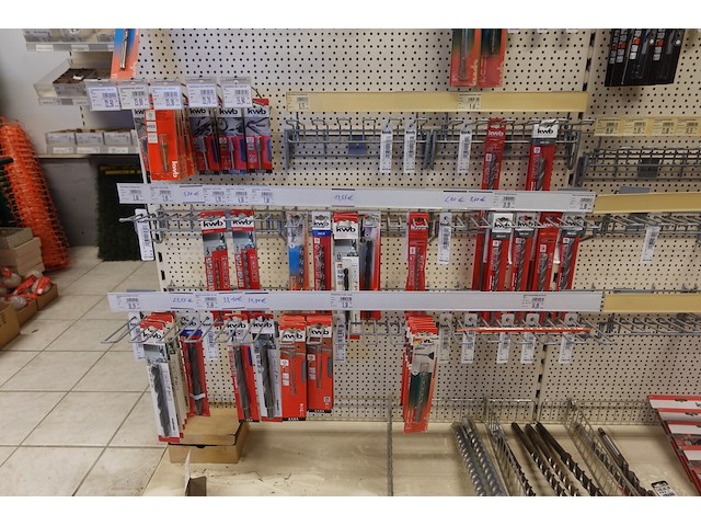 Volledige inhoud rek divers werkmateriaal - afbeelding 11 van  20