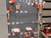 Volledige inhoud rek divers werkmateriaal - afbeelding 14 van  20