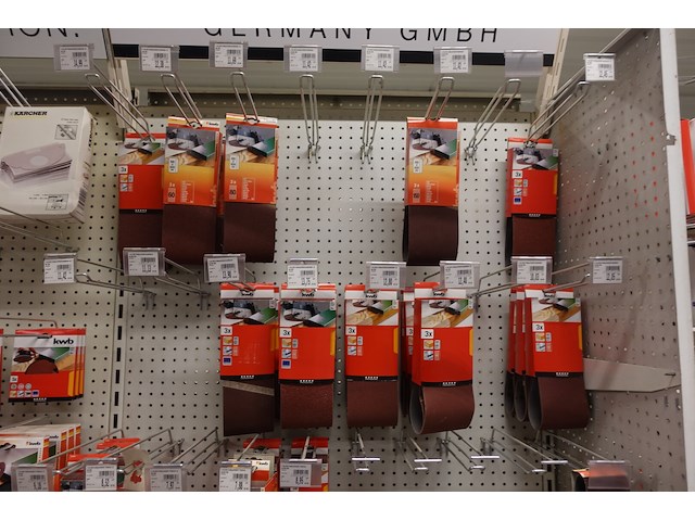 Volledige inhoud rek divers werkmateriaal - afbeelding 15 van  20