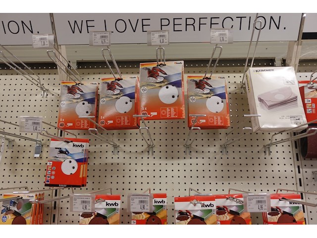 Volledige inhoud rek divers werkmateriaal - afbeelding 17 van  20