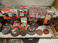 Volledige inhoud rek divers werkmateriaal - afbeelding 19 van  20