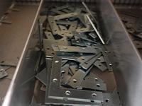 Volledige inhoud rek diverse ijzerwaren - afbeelding 4 van  13