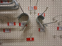 Volledige inhoud rek diverse ijzerwaren - afbeelding 7 van  13