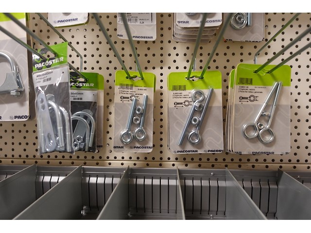 Volledige inhoud rek diverse ijzerwaren - afbeelding 12 van  13