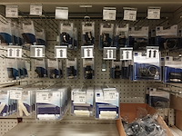 Volledige inhoud rek diverse ijzerwaren - afbeelding 8 van  16