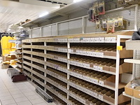 Volledige inhoud rek diverse ijzerwaren - afbeelding 1 van  16