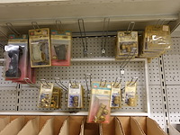 Volledige inhoud rek diverse ijzerwaren - afbeelding 9 van  16