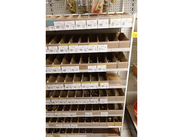 Volledige inhoud rek diverse ijzerwaren - afbeelding 10 van  16